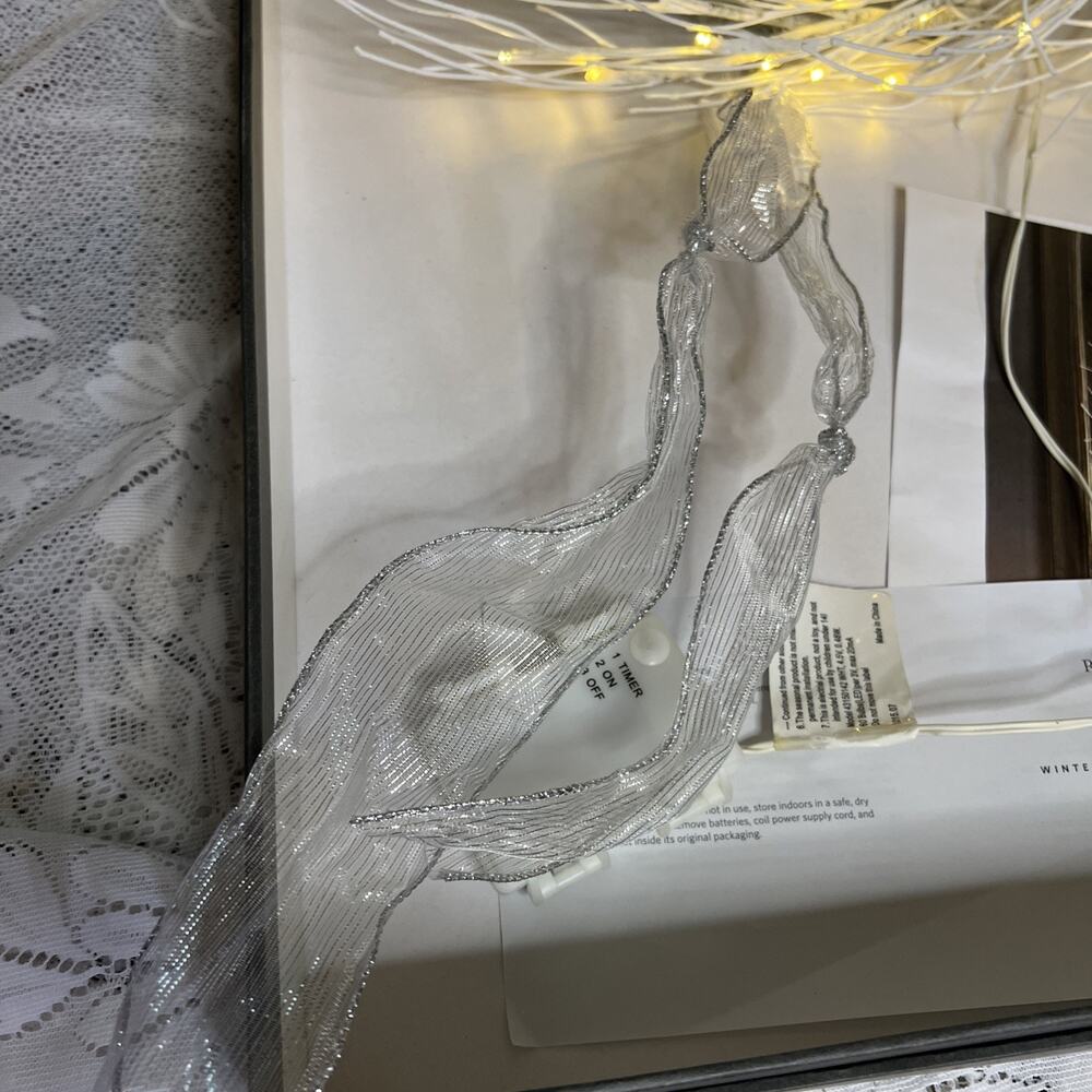 Restoration Hardware Winter Wonderland 24” Warm White Starry Lighted Wreath Box - Picture 9 of 16